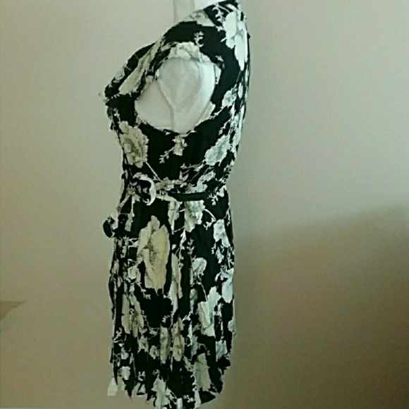 🆕Free People Ruffled Print Black Wrap Dress - Picture 6 of 7